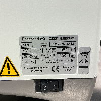 Eppendorf 5424 Centrifuge image 1